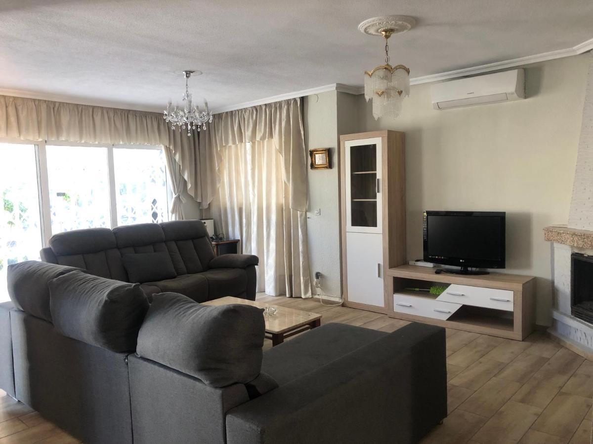 Holiday Chalet بينايدورم المظهر الخارجي الصورة